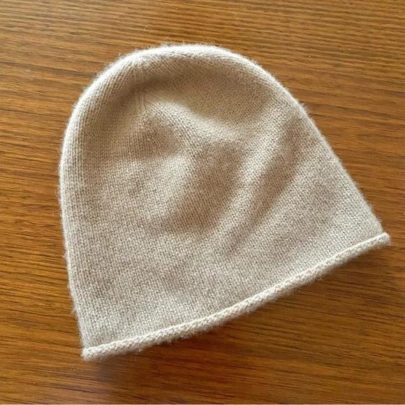 Aritzia Babaton Luxe Cashmere Kisho Beanie Heather Constant Camel - Picture 3 of 8